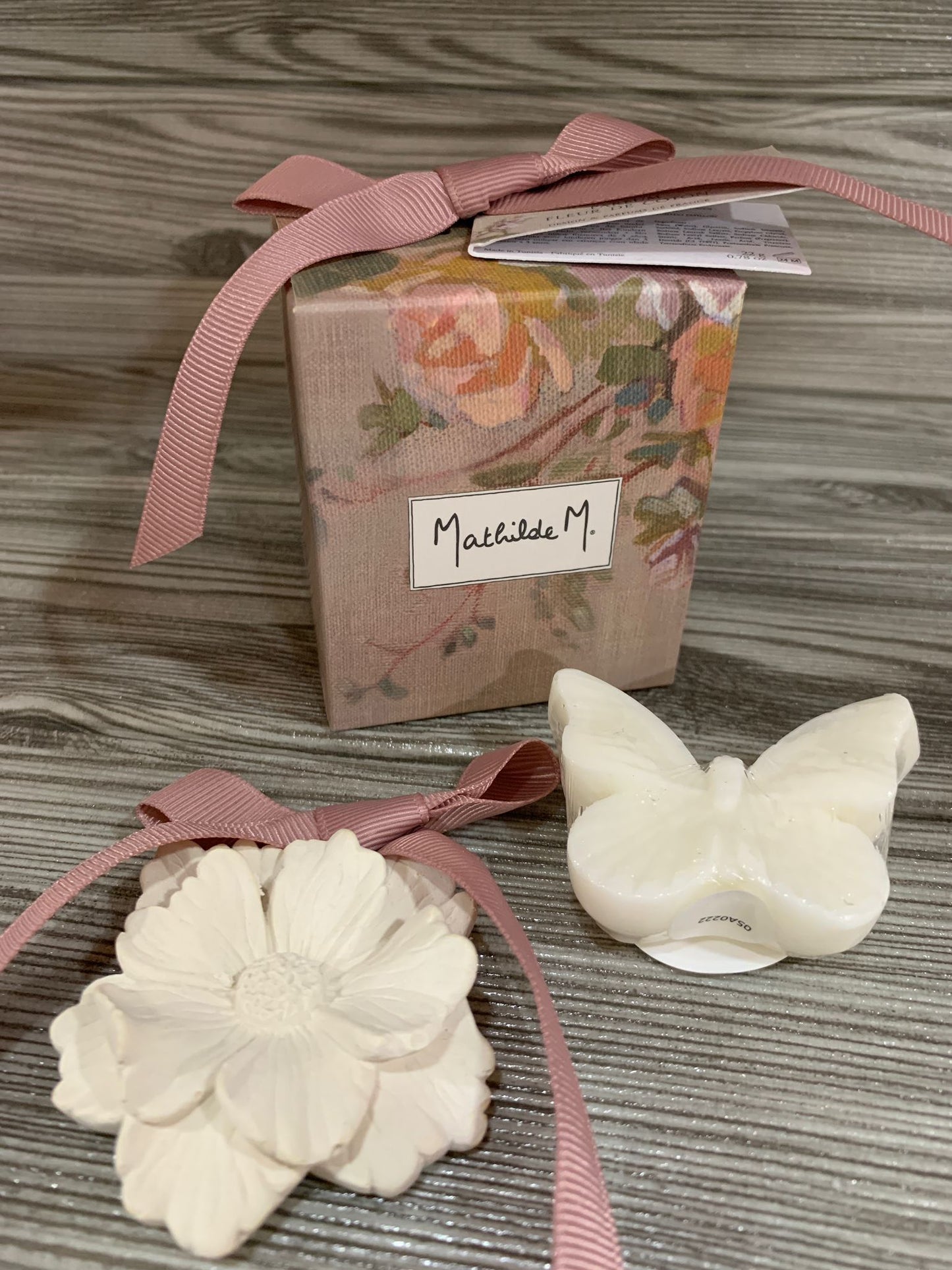 Scatola con gesso e sapone