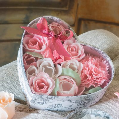 Scatola cuore di bouquet fiori di sapone