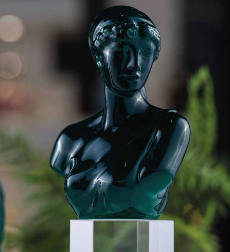 Busto “Black”
