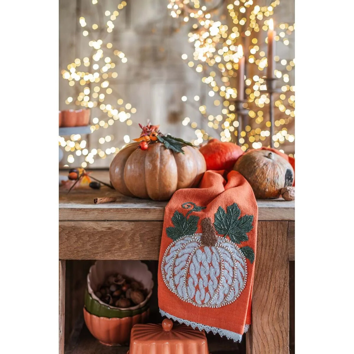 Canovaccio con applicazioni assortito Autunno, accessori da cucina in cotone con decorazioni autunnali e zucche.