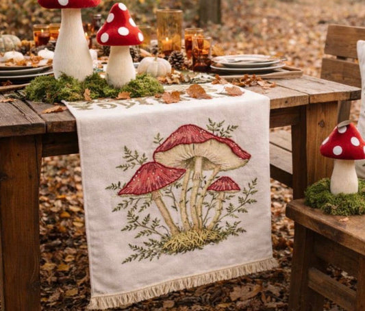 Scopri il runner Red Story, un elegante tocco di natura per la tua casa, realizzato in cotone di alta qualità. Porta l'autunno in tavola!